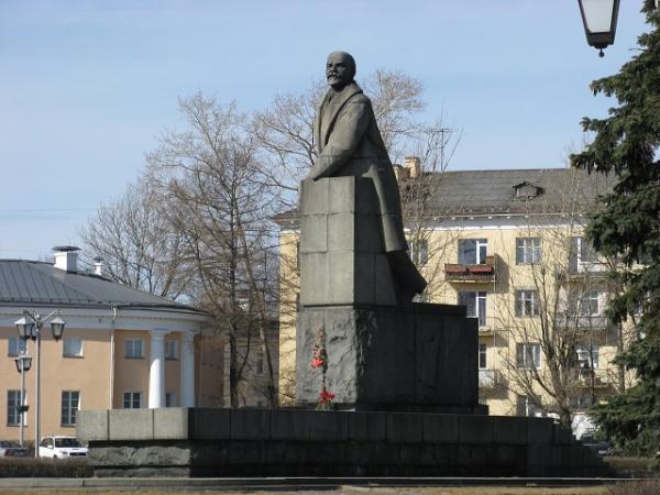 Pamyatnik-Leninu-1.jpg